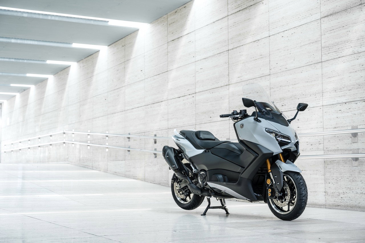 Yamaha TMAX Tech Max - static